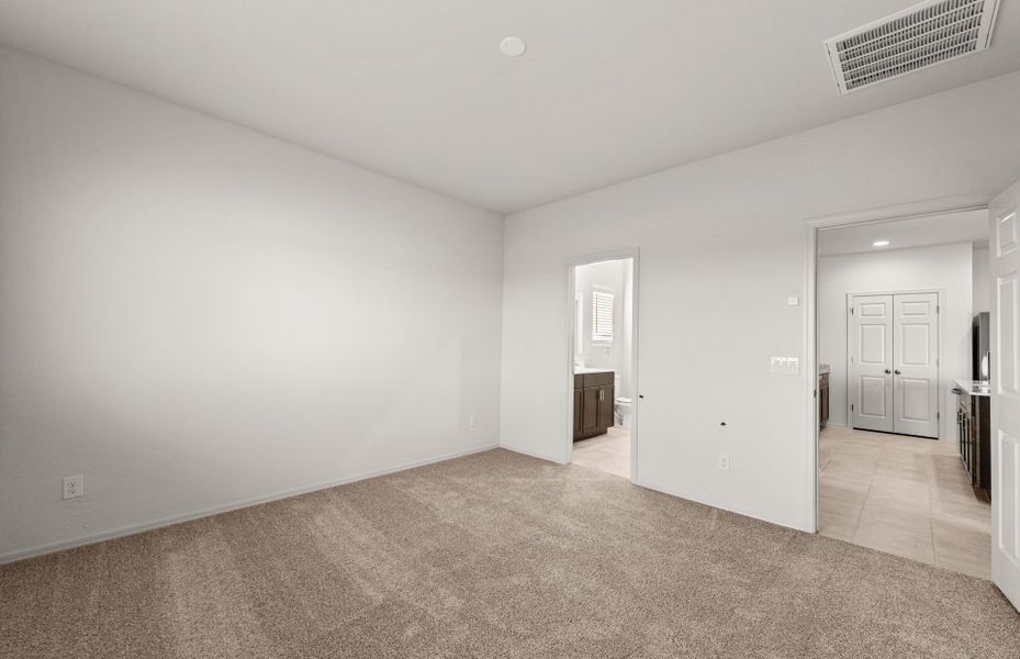 Spacious, unfurnished interior of a new home in El Rancho Santa Rosa, Maricopa (Image 19).