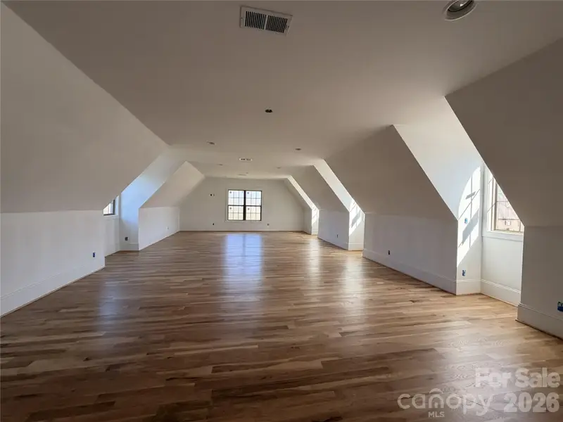 Spacious, unfurnished interior of a new home in , Charlotte (Image 4).