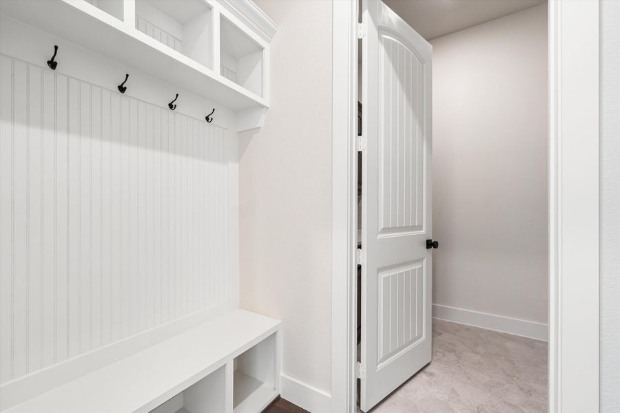 Spacious, unfurnished interior of a new home in Eagle Ridge Estates, Weatherford (Image 32).