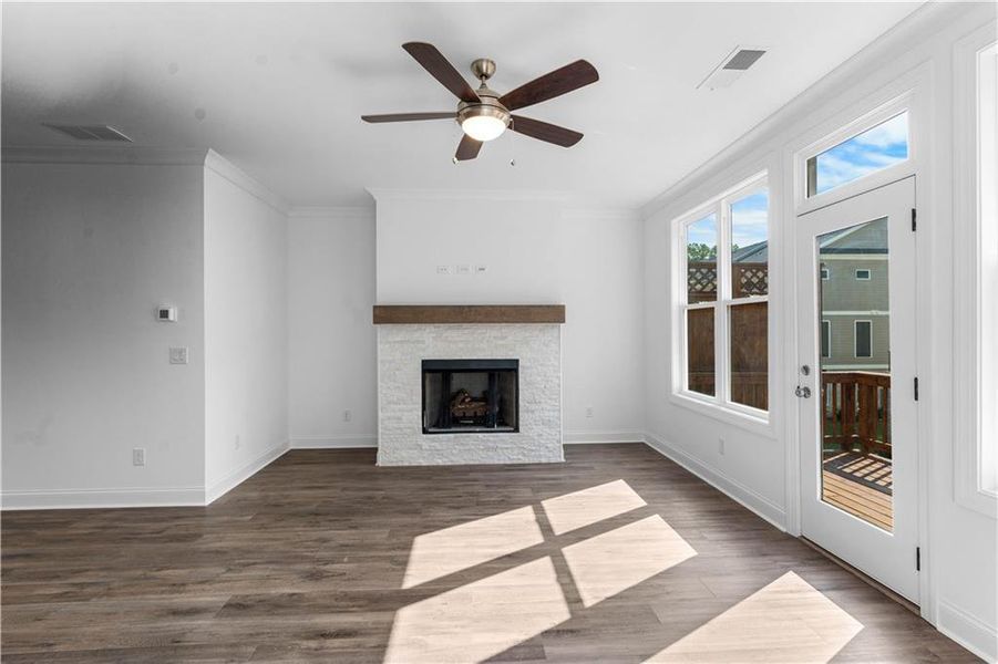 Spacious, unfurnished interior of a new home in Evanshire Townhomes, Duluth (Image 23).