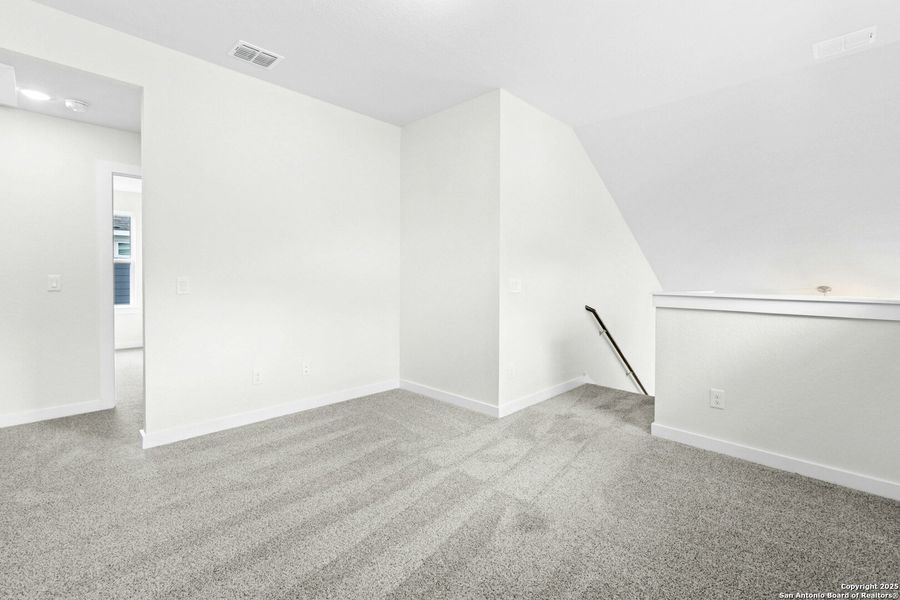 Spacious, unfurnished interior of a new home in Willowbrook, New Braunfels (Image 15).