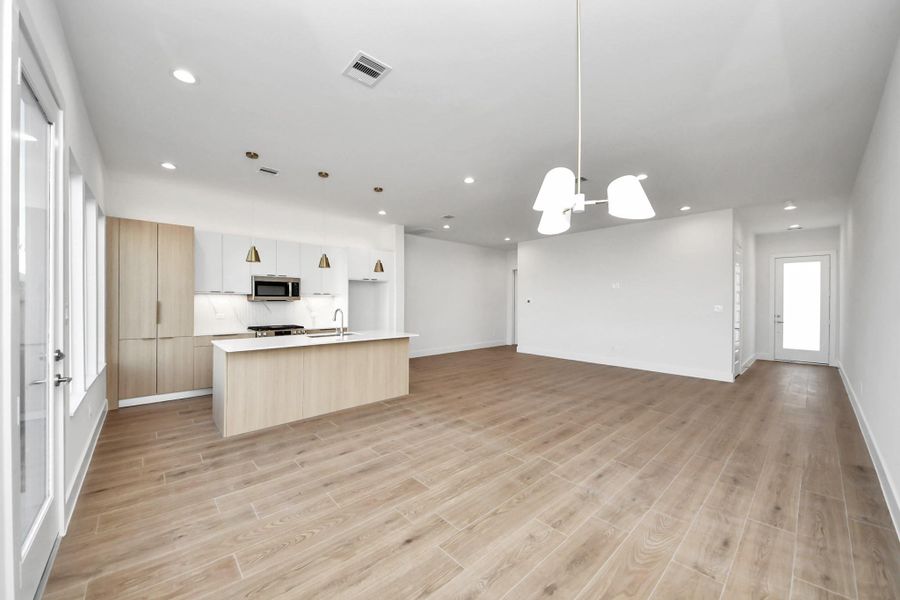 Spacious, unfurnished interior of a new home in Piccolina, Houston (Image 36).