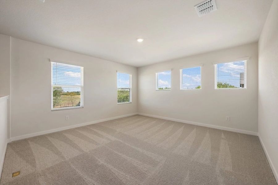 Spacious, unfurnished interior of a new home in Patterson Ranch, Georgetown (Image 18).