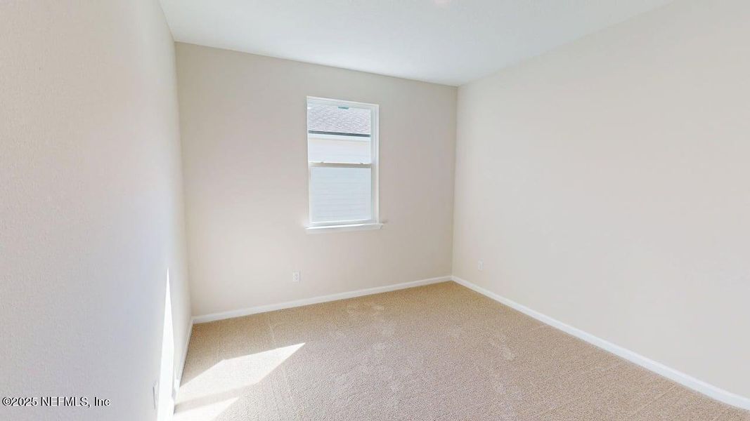 Spacious, unfurnished interior of a new home in Lakes at Bella Lago, Green Cove Springs (Image 15).