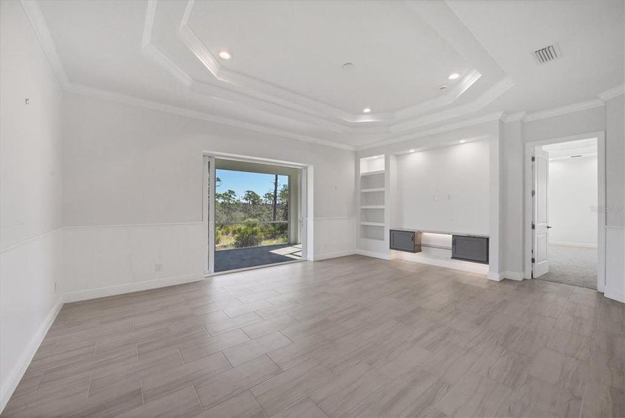 Spacious, unfurnished interior of a new home in , Placida (Image 16).