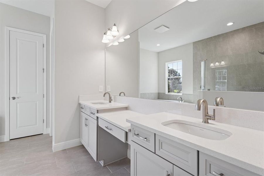 Furnished interior view inside a new home in Crestwood Estates, Valrico (Image 10).