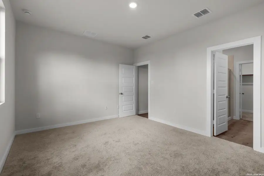 Spacious, unfurnished interior of a new home in Applewhite Meadows, San Antonio (Image 27).