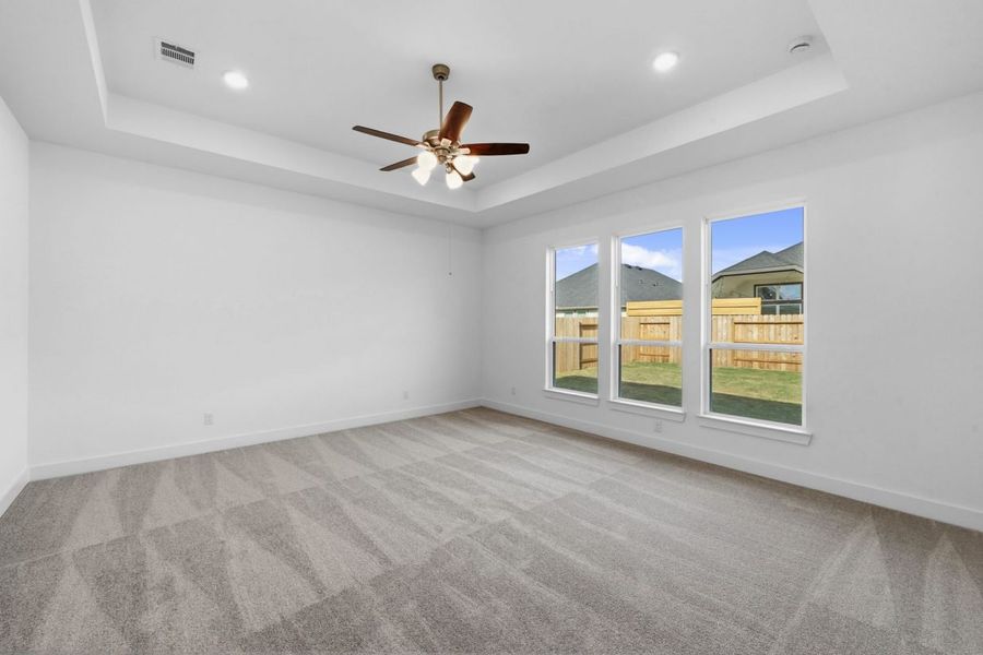 Spacious, unfurnished interior of a new home in Attwater, Waller (Image 9).