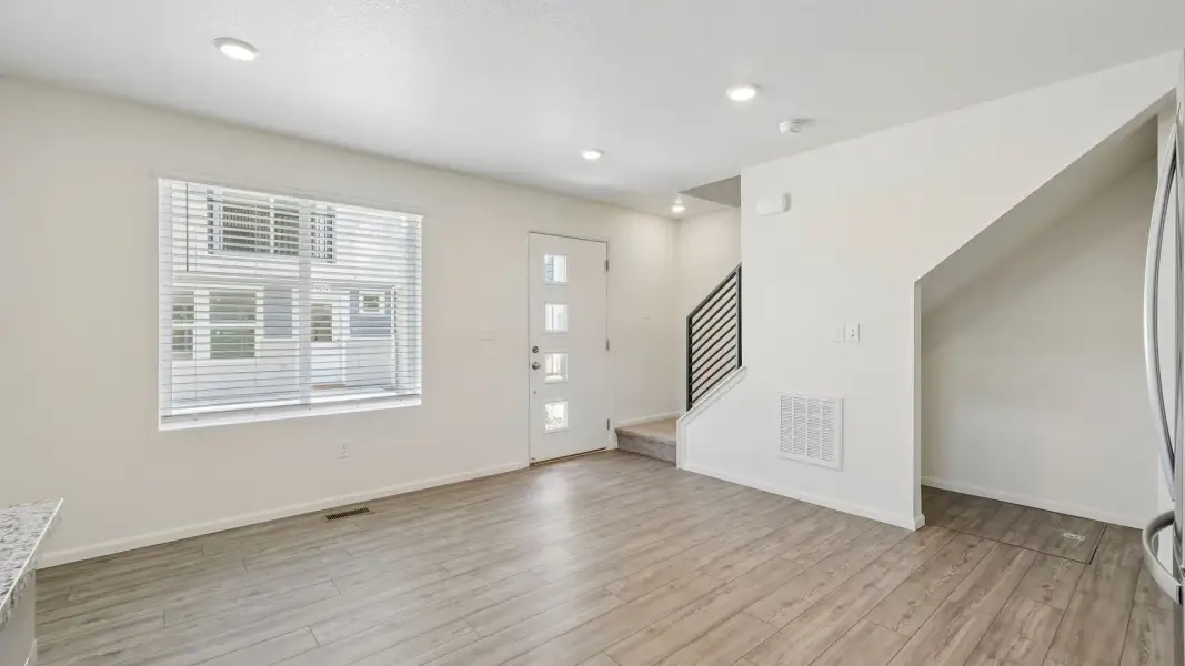 Spacious, unfurnished interior of a new home in Banning Lewis Ranch, Colorado Springs (Image 10).