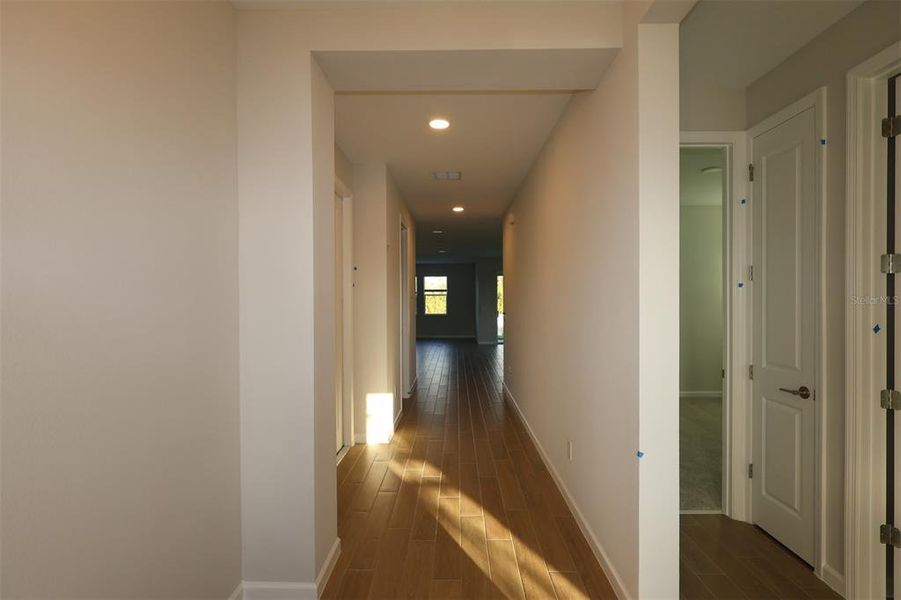 Spacious, unfurnished interior of a new home in Center Lake on the Park, St. Cloud (Image 14).