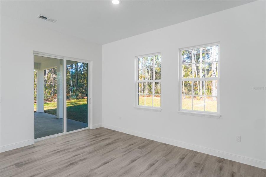 Spacious, unfurnished interior of a new home in , Dunnellon (Image 29).