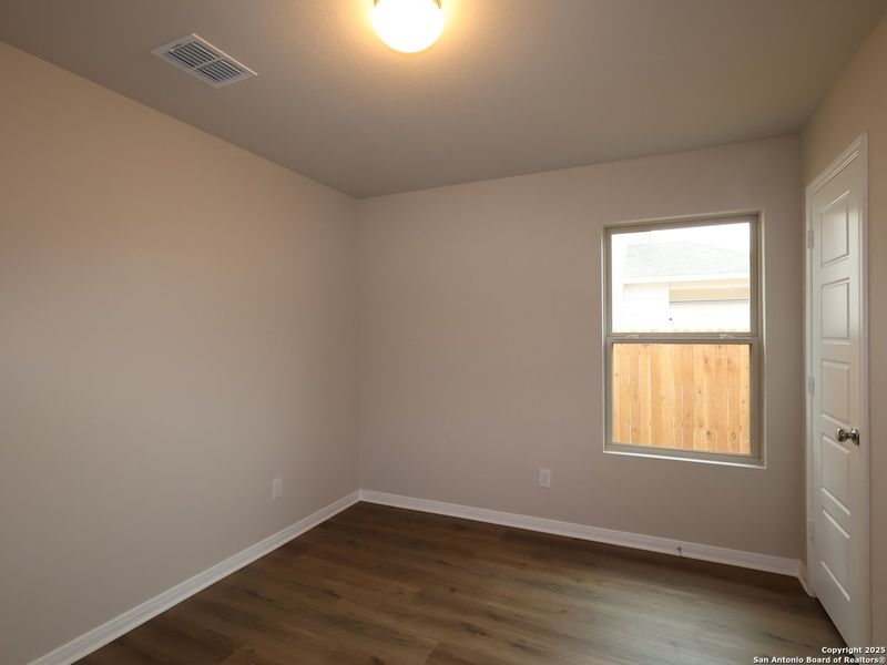 Spacious, unfurnished interior of a new home in Winding Brook, San Antonio (Image 16).