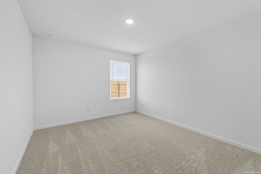 Spacious, unfurnished interior of a new home in Spring Grove, St. Hedwig (Image 14).