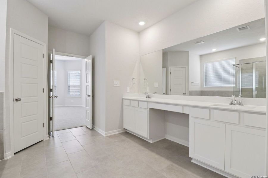 Furnished interior view inside a new home in Fox Falls, Boerne (Image 33). Furnished interior view inside a new home in Fox Falls, Boerne (Image 33).