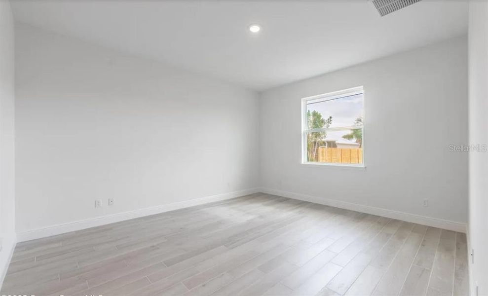Spacious, unfurnished interior of a new home in , Palm Bay (Image 16).