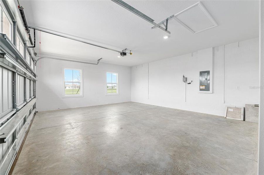 Spacious, unfurnished interior of a new home in , Ocala (Image 53).