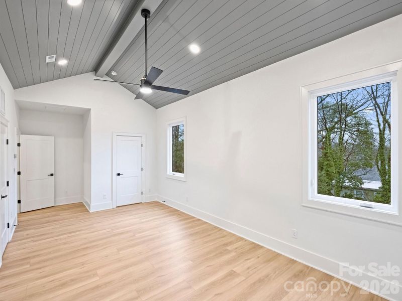Spacious, unfurnished interior of a new home in , Charlotte (Image 40).