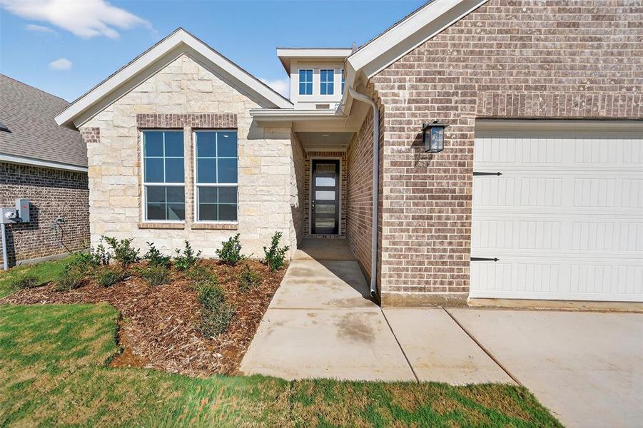 Exterior details and patio area of a home in Liberty Pointe, Gainesville (Image 22).
