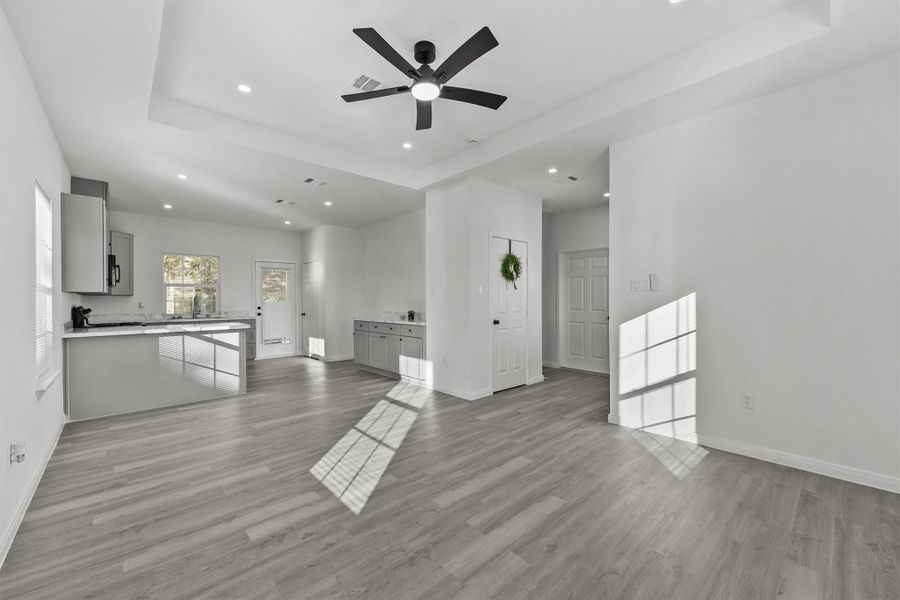 Spacious, unfurnished interior of a new home in , Texas City (Image 17). Spacious, unfurnished interior of a new home in , Texas City (Image 17).