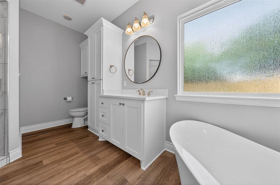 Furnished interior view inside a new home in , Troup (Image 13).