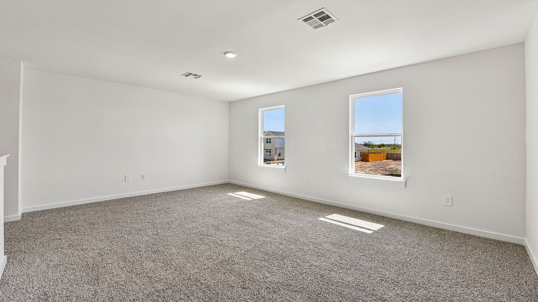 Spacious, unfurnished interior of a new home in Monarch Ranch, Manor (Image 34).