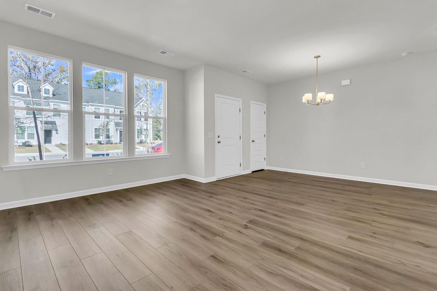 Spacious, unfurnished interior of a new home in Six Oaks, Summerville (Image 17).