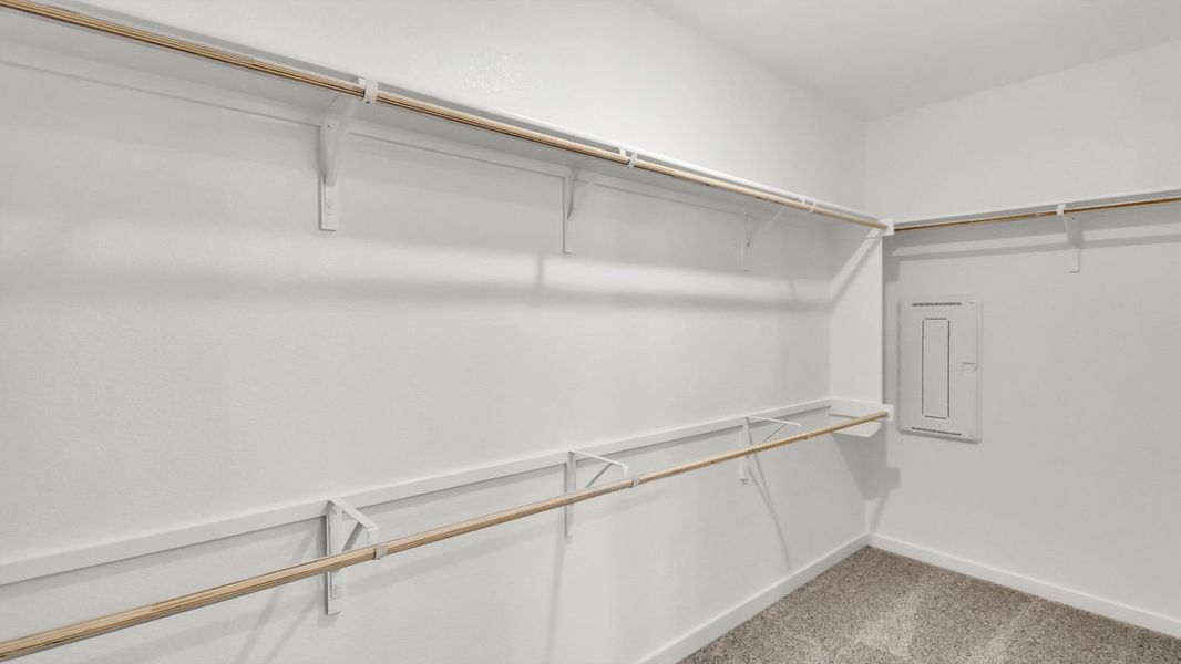 Spacious, unfurnished interior of a new home in Rosenbusch Ranch, Leander (Image 19).