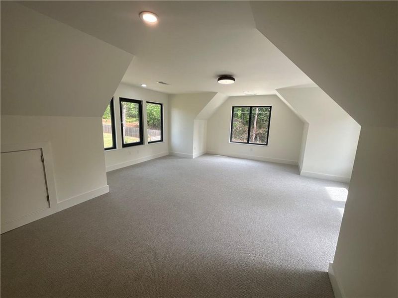 Spacious, unfurnished interior of a new home in , Lawrenceville (Image 40).