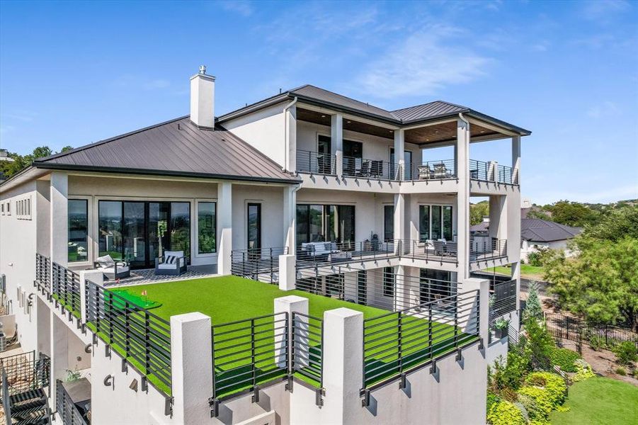 Exterior details and patio area of a home in , Horseshoe Bay (Image 3).