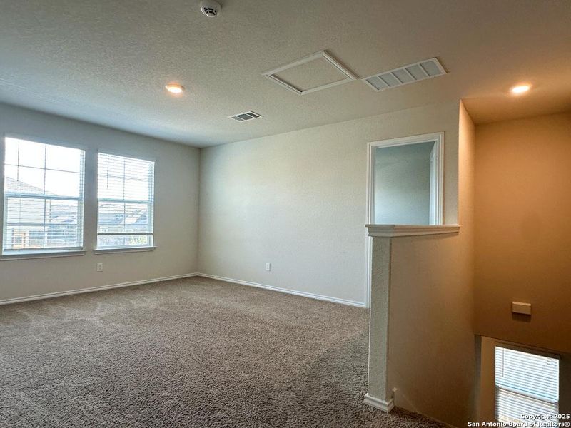 Spacious, unfurnished interior of a new home in Stoney Creek, San Antonio (Image 22). Spacious, unfurnished interior of a new home in Stoney Creek, San Antonio (Image 22).