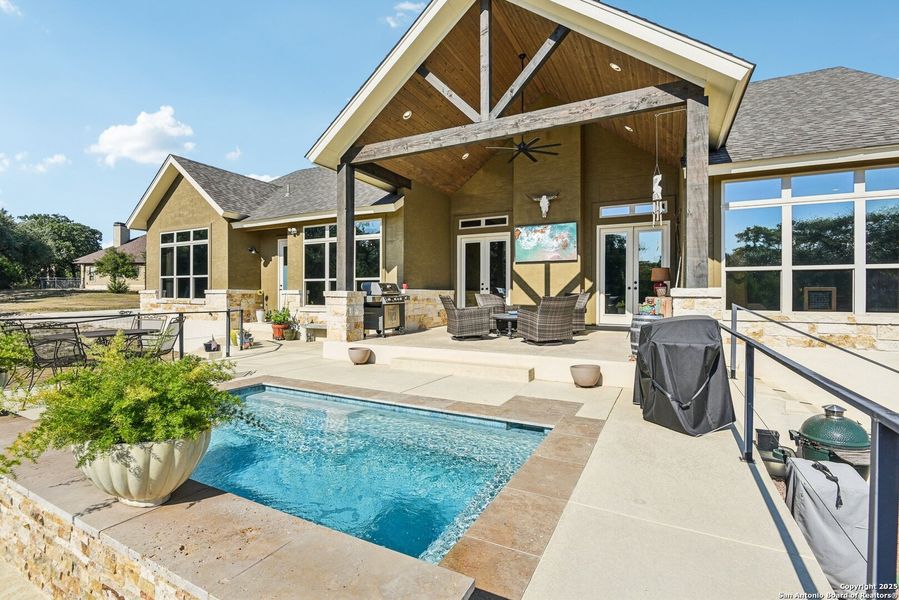 Community amenities in , Spring Branch (Image 30).