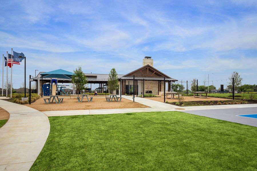 Community amenities in Carillon, Manor (Image 18).