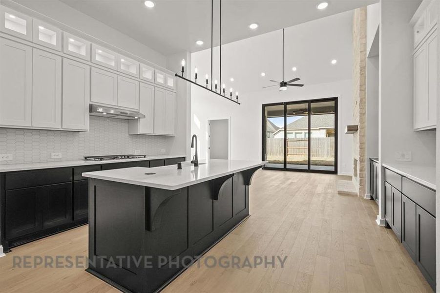 Furnished interior view inside a new home in Ridge Crossing, Waxahachie (Image 7).