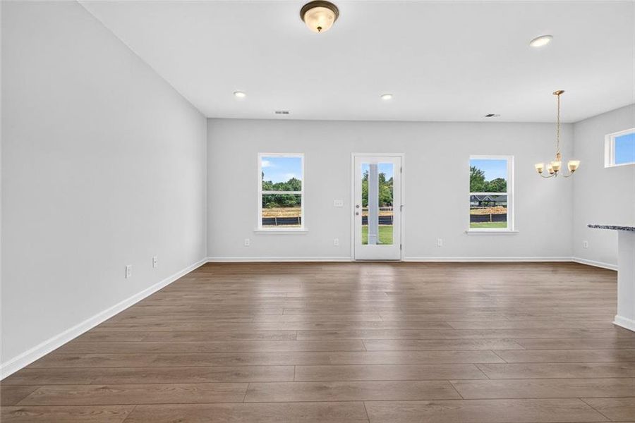 Spacious, unfurnished interior of a new home in Southbend, Rome (Image 31).