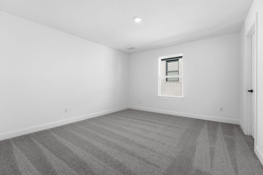 Spacious, unfurnished interior of a new home in Travisso, Leander (Image 18).
