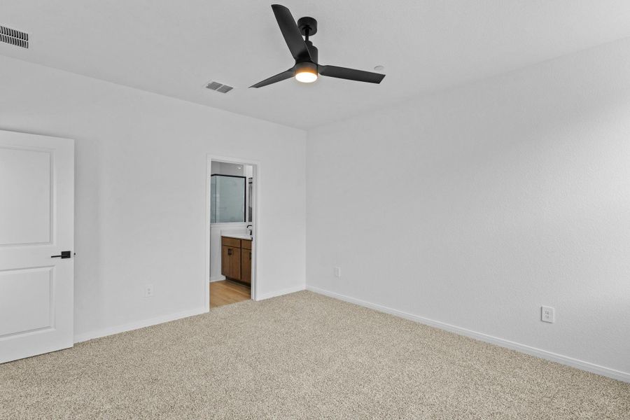 Spacious, unfurnished interior of a new home in Avery Centre, Round Rock (Image 28).