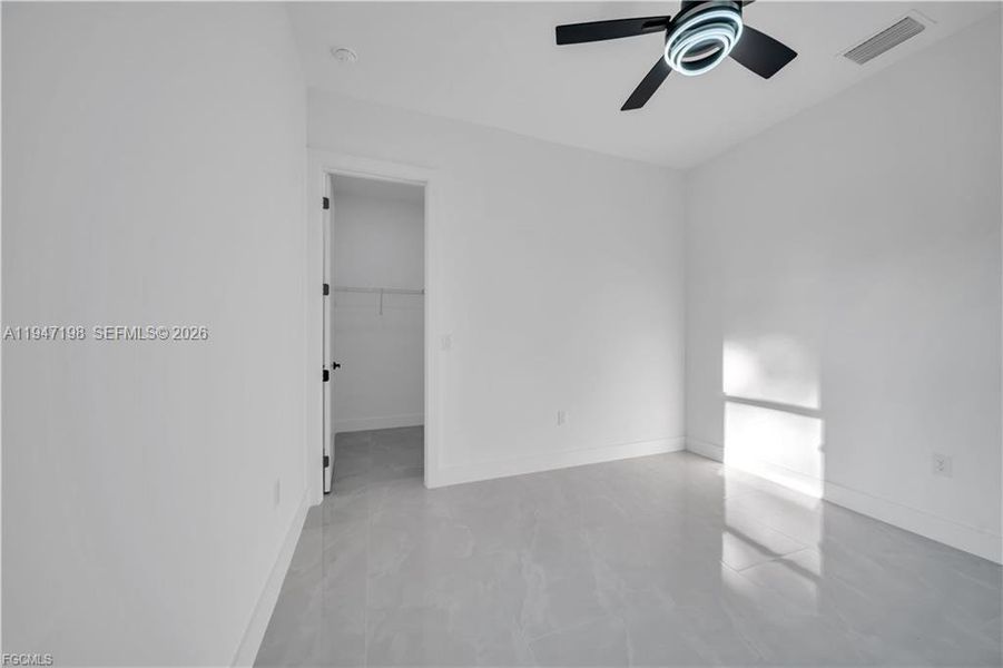 Spacious, unfurnished interior of a new home in , Lehigh Acres (Image 18).