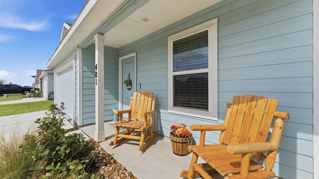 Exterior details and patio area of a home in Trails at Cochran Ranch, Waller (Image 4).