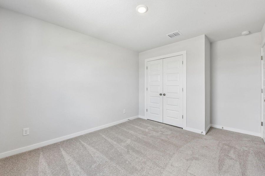 Spacious, unfurnished interior of a new home in Trinity Ranch, Elgin (Image 25).