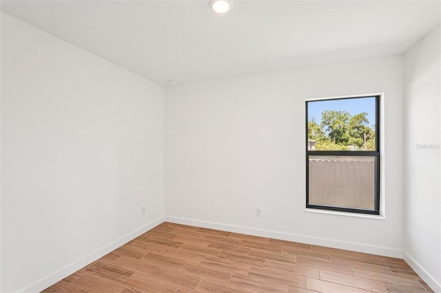 Spacious, unfurnished interior of a new home in Port Charlotte, North Port (Image 37).