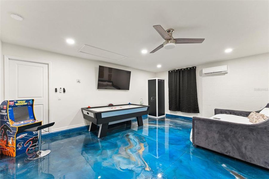 Furnished interior view inside a new home in , Spring Hill (Image 43).