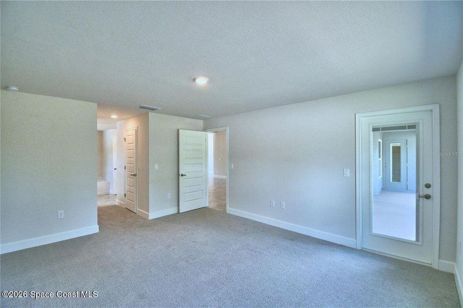 Spacious, unfurnished interior of a new home in Palm Bay, Palm Bay (Image 15).