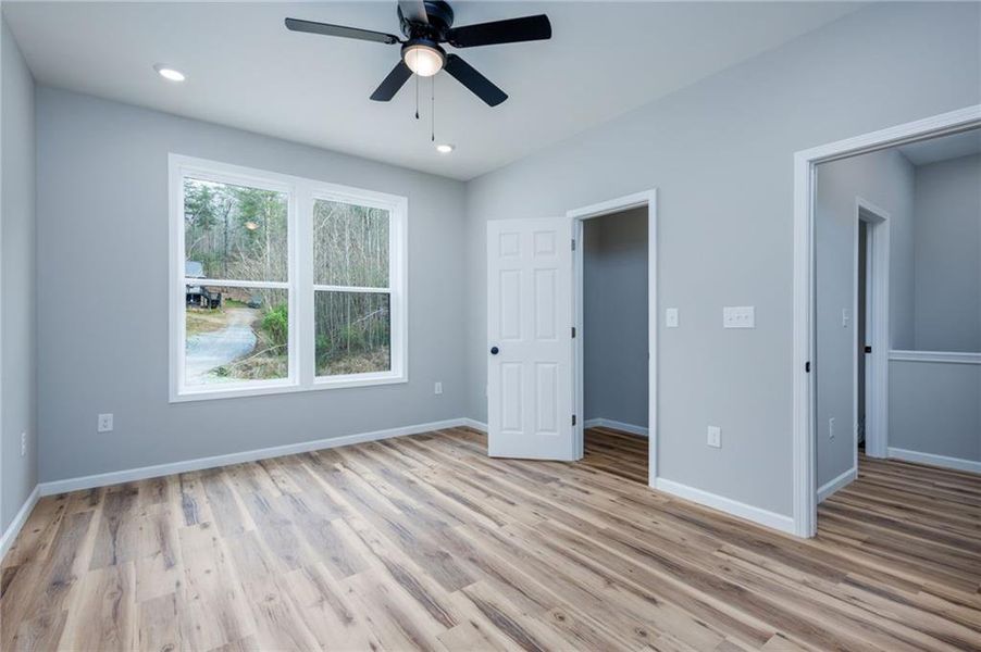 Spacious, unfurnished interior of a new home in , Ellijay (Image 24).