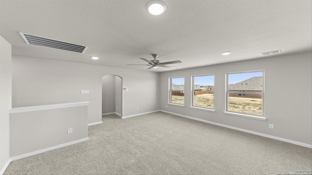 Spacious, unfurnished interior of a new home in Saddle Creek Ranch, Cibolo (Image 23). Spacious, unfurnished interior of a new home in Saddle Creek Ranch, Cibolo (Image 23).