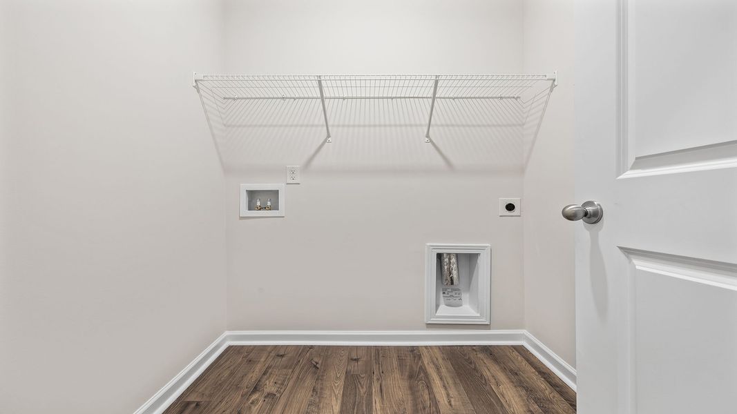 Spacious, unfurnished interior of a new home in Woodglen, Piedmont (Image 27).