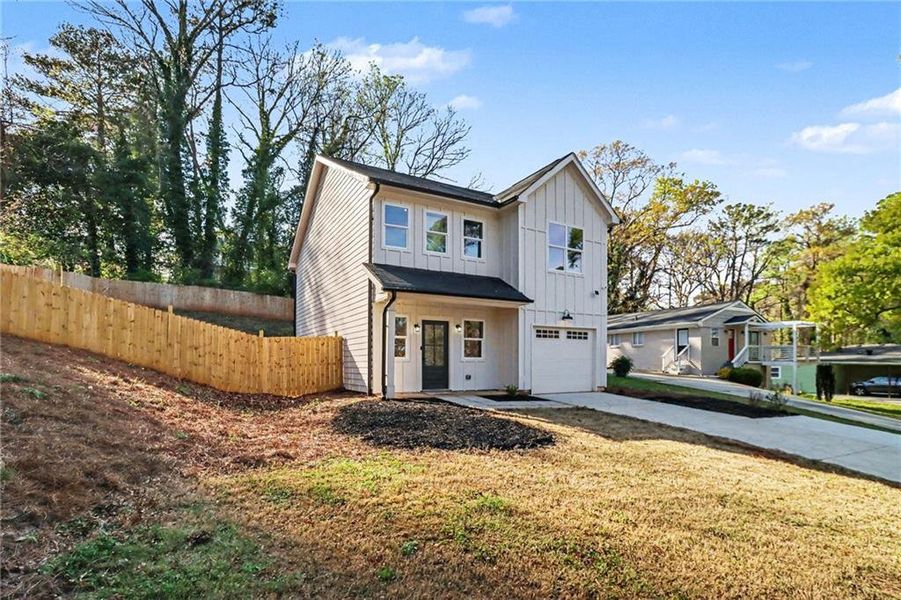 Exterior details and patio area of a home in , Decatur (Image 3).