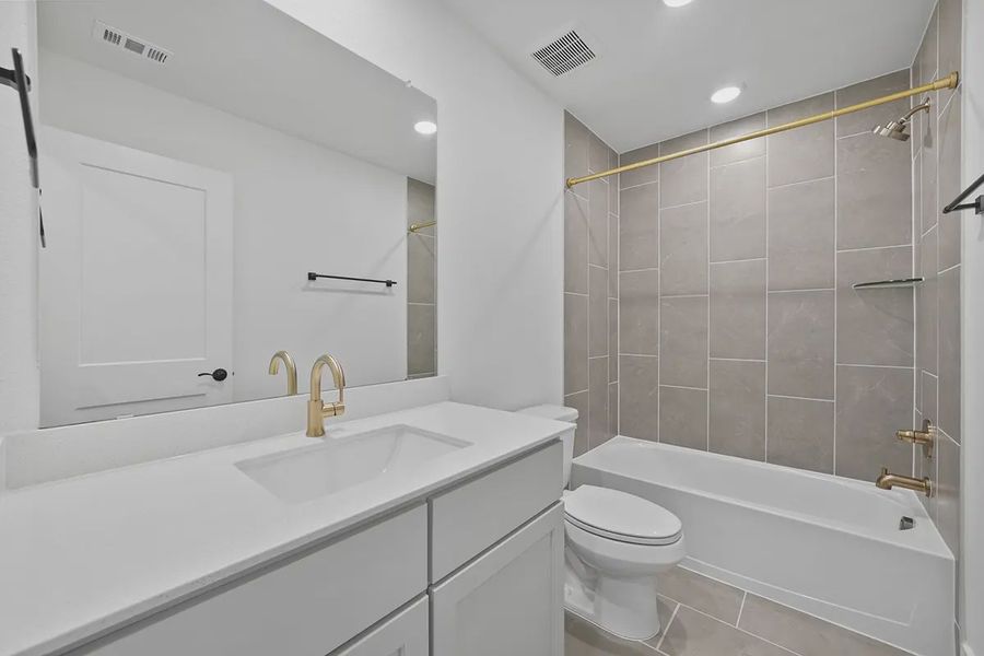 Furnished interior view inside a new home in Grange, Katy (Image 13).