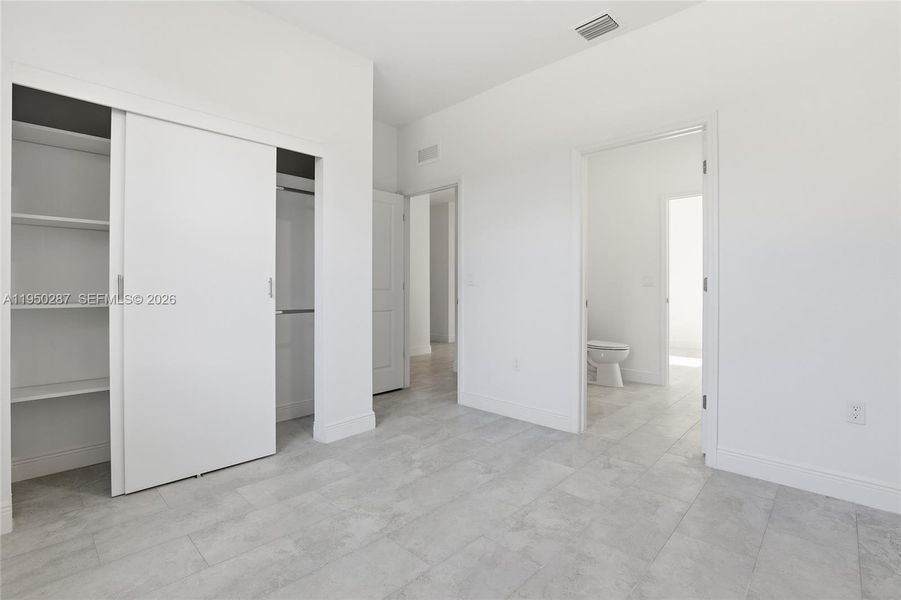 Spacious, unfurnished interior of a new home in , Labelle (Image 13).