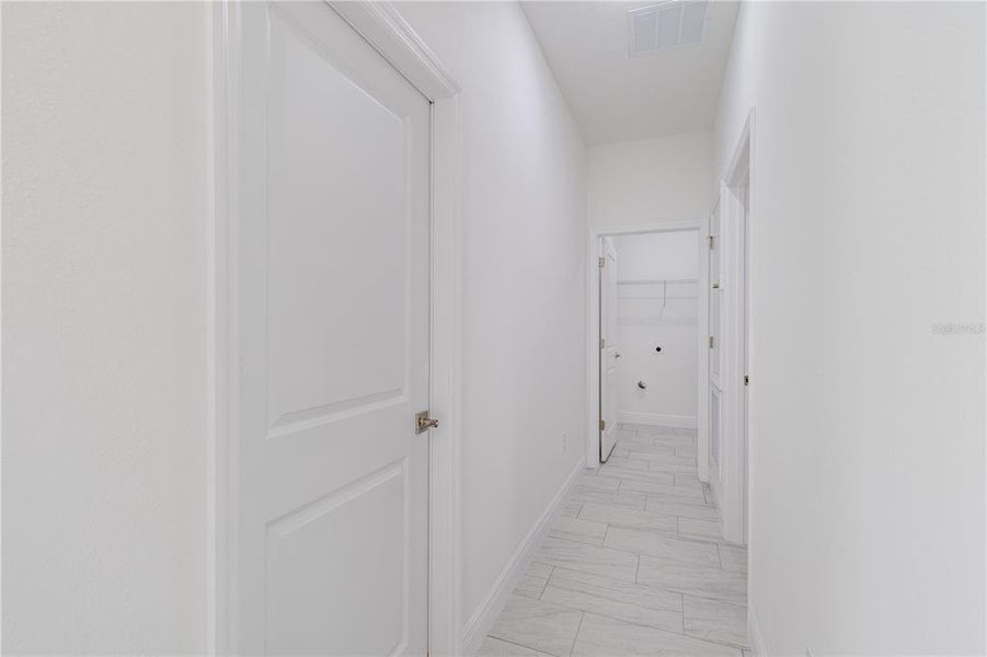 Spacious, unfurnished interior of a new home in , Citrus Springs (Image 34).