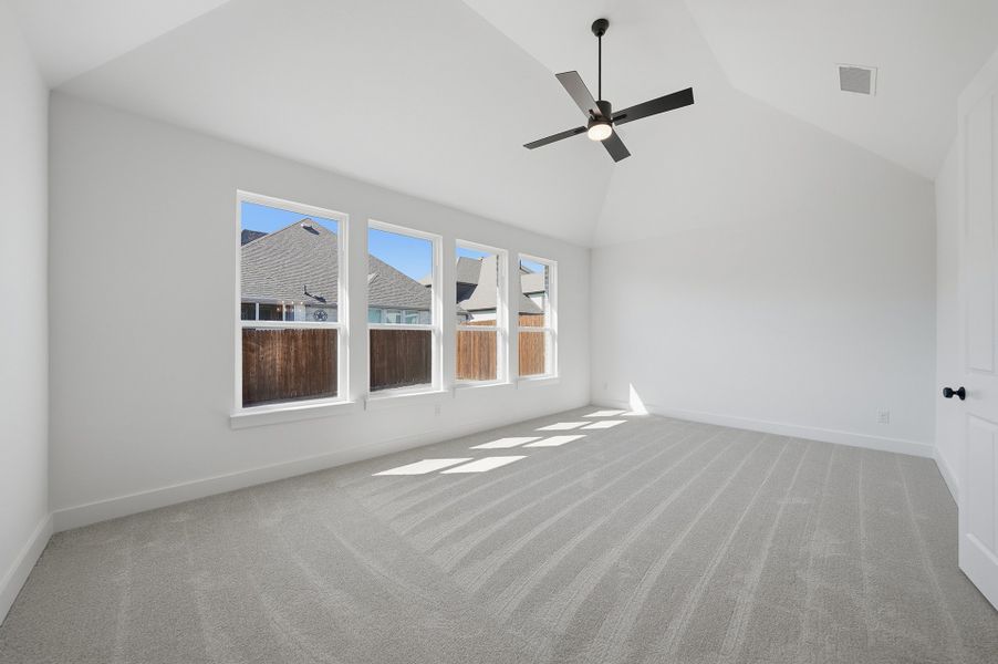 Spacious, unfurnished interior of a new home in Tavolo Park, Fort Worth (Image 30).